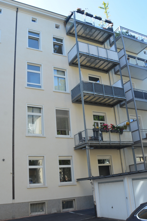 Umbau und Renovierung von Wohnungen, Treppenhaus, Aussenfassade eines MFH - - Wildtierhilfe Schäfer 